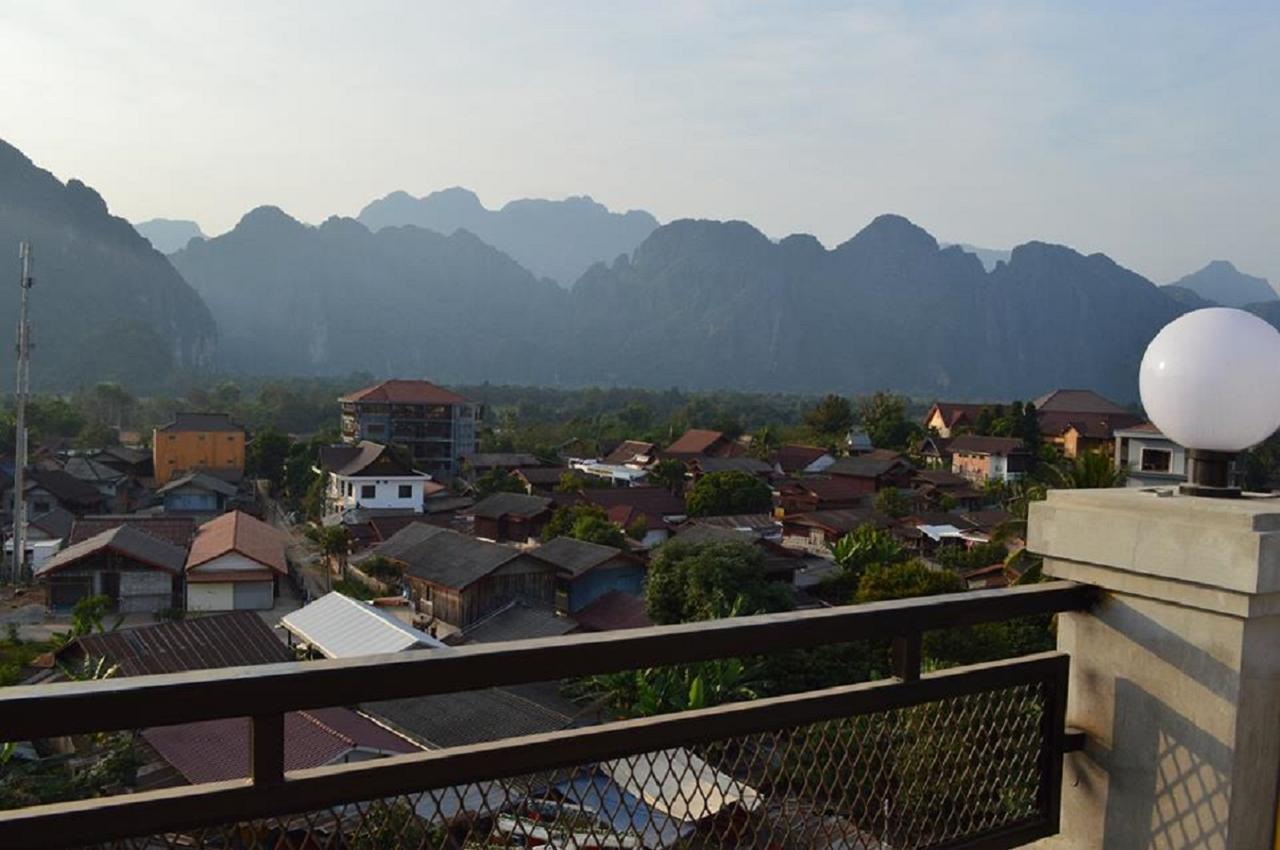 Tna Hotel Vang Vieng Exterior photo