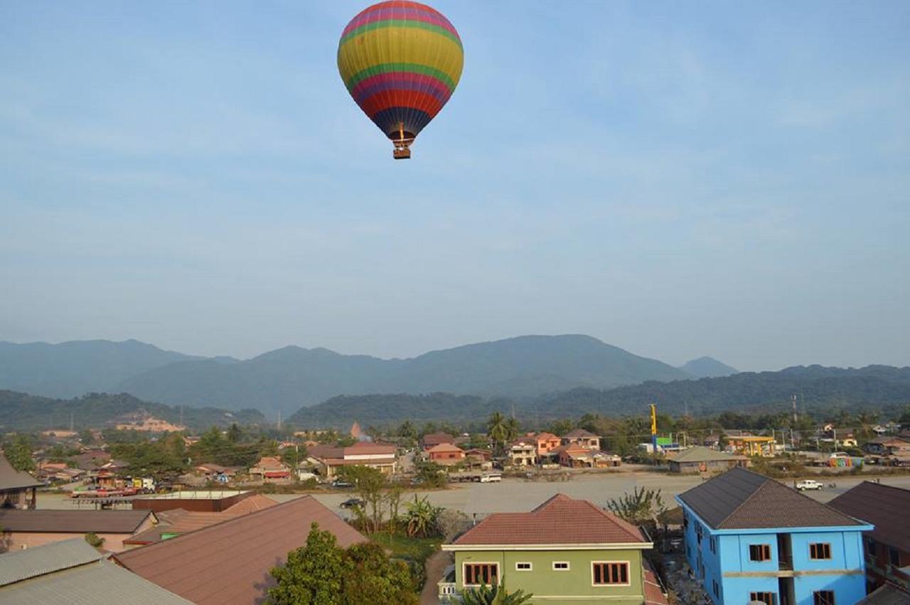 Tna Hotel Vang Vieng Exterior photo