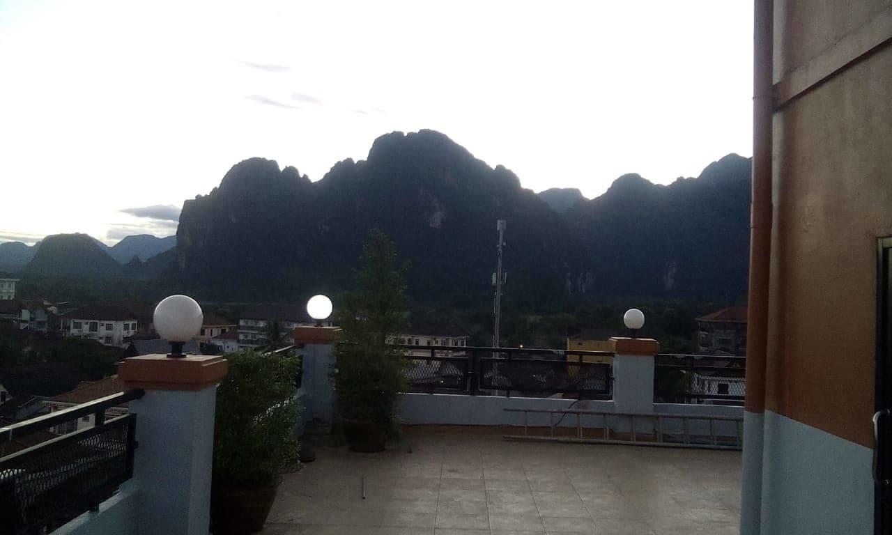 Tna Hotel Vang Vieng Exterior photo
